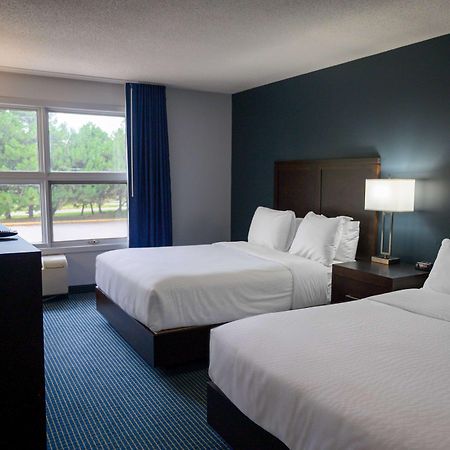 Days Inn By Wyndham Sarnia Harbourfront Buitenkant foto