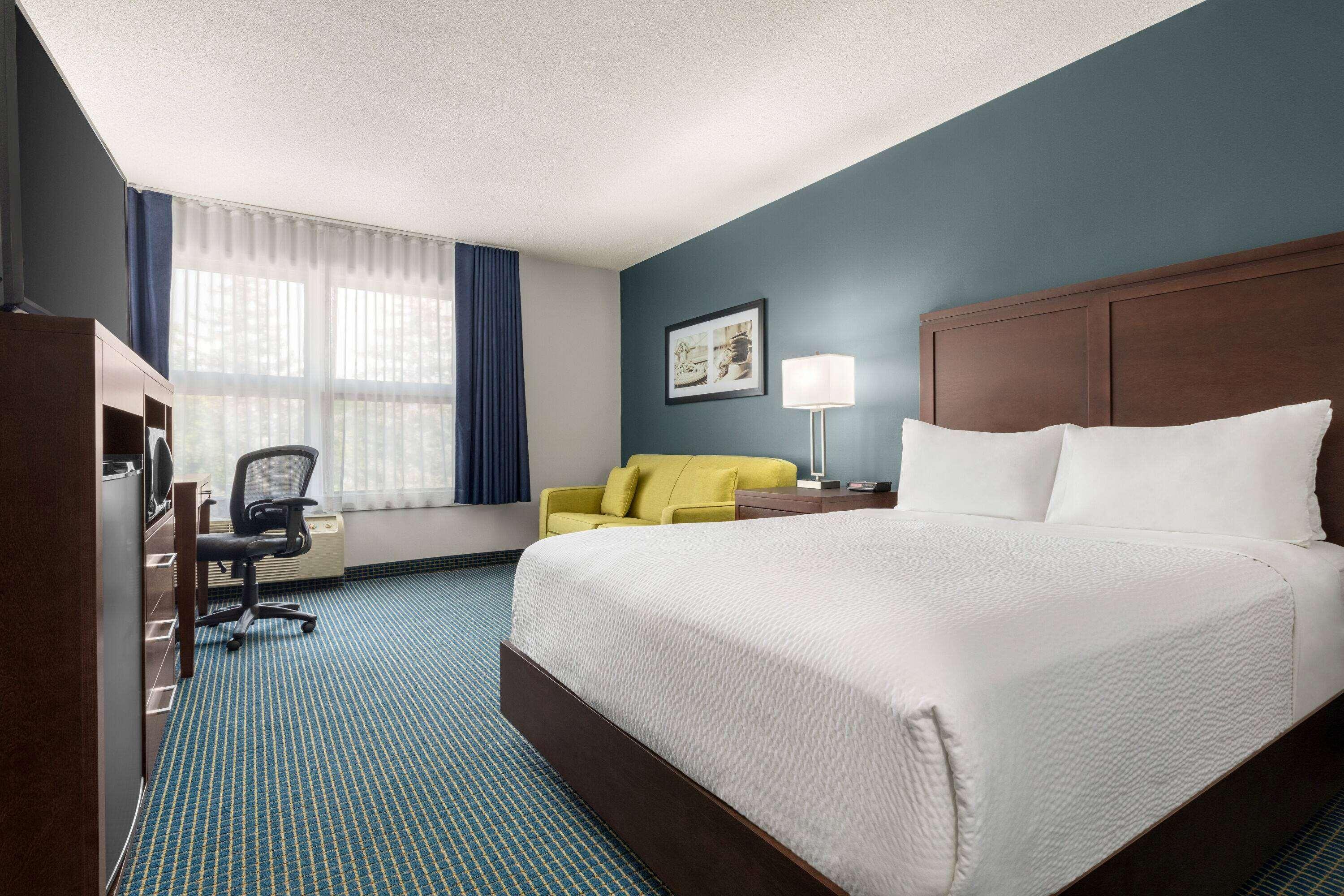 Days Inn By Wyndham Sarnia Harbourfront Buitenkant foto